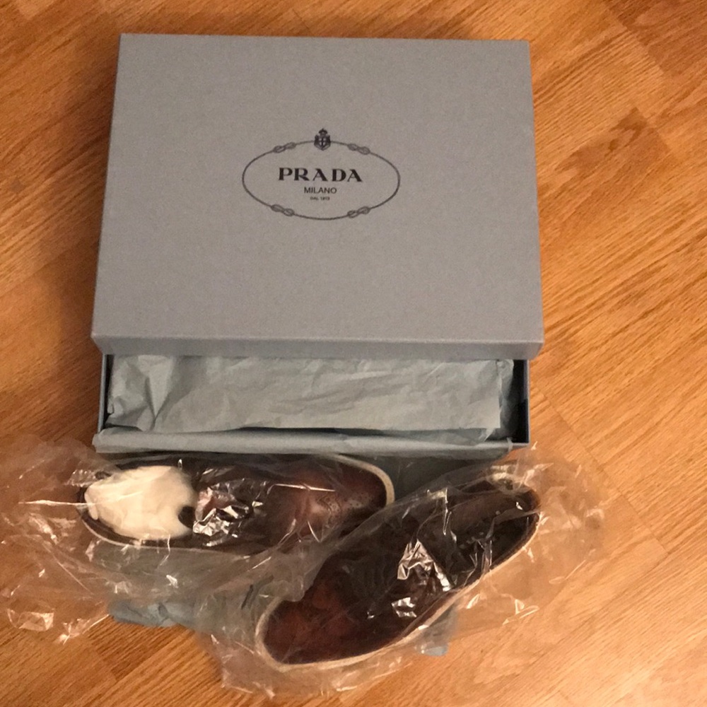 Prada Shoes - Picture 5 of 8
